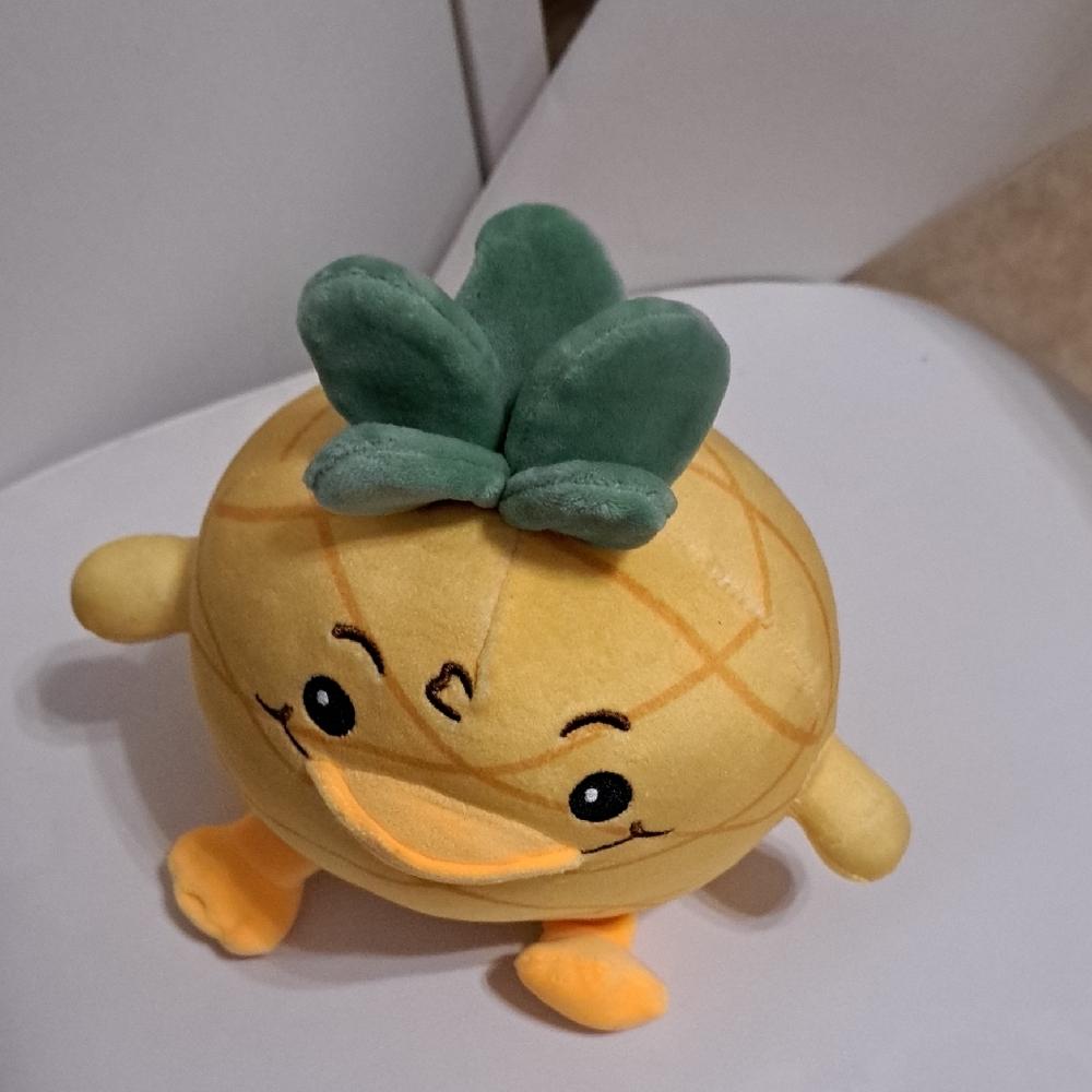 Pineapple Plush Toy for Small Pets - Yellow and Green - Picture 6 of 6